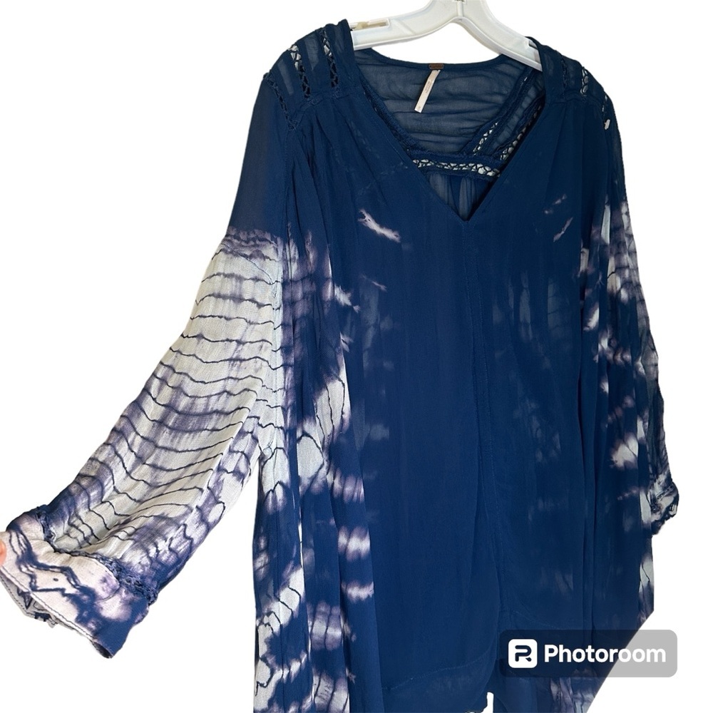 Free people tie dye over sized top/blouse crochet details size Medium - Picture 3 of 16